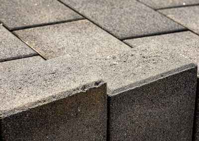 Manolux_sarl_travaux_murs_en_l_pavés_entrée_garage_et_maison